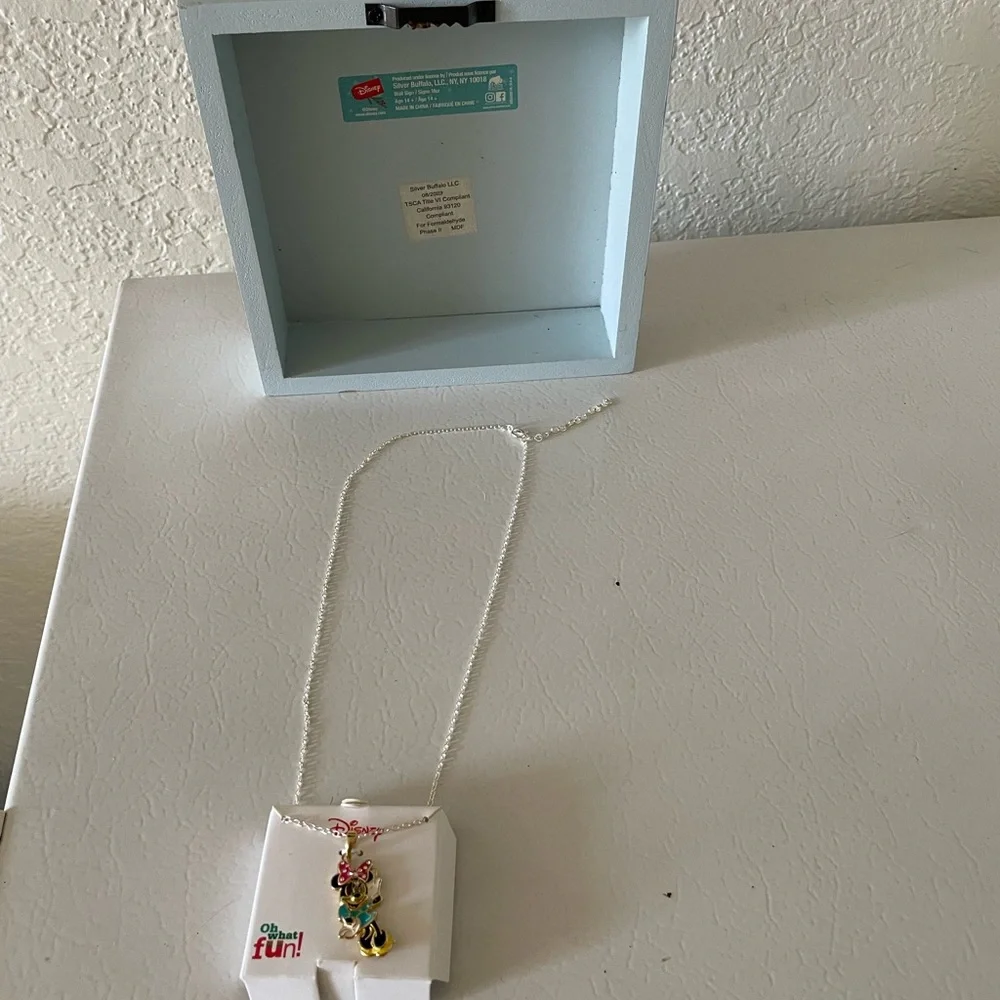 Minnie Mouse bundle - Picture 2 of 3